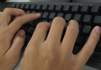 طريقة جديدة لإرسال الرسائل الإلكترونية عبر تلويح الأصابع
