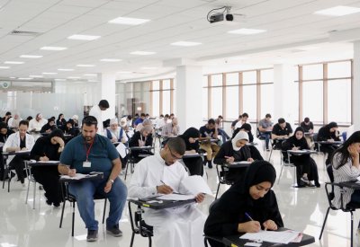 148 طالباً بالسنة السادسة بكلية الطب يقدمون الامتحانات النهائية التحريرية والإكلينيكية