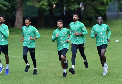 الأخضر يبدأ معسكره في سويسرا