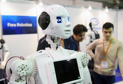 السعودية تصنع أول روبوت متحدث بالعربية