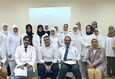 "الصحة المدرسية" وقسم العيون بـالسلمانية ينظمان سلسلة من الورش التدريبية