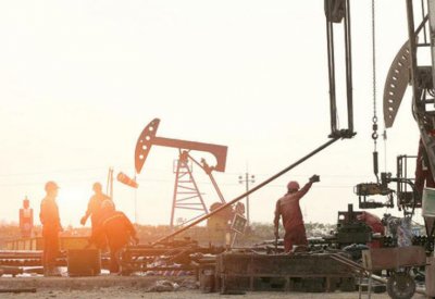 فنزويلا تخطط لإنتاج مليون برميل نفط يوميا بـ2018