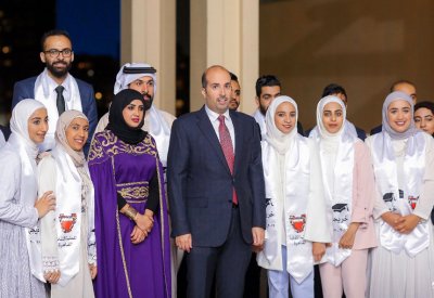 سفير البحرين لدى القاهرة يقيم غبقة رمضانية للطلبة الخريجين