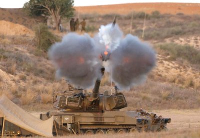 جيش الاحتلال يقتل فلسطينيين بقصف مدفعي على غزة