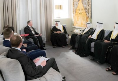 سمو ولي العهد يستقبل وزير التجارة الدولية بالمملكة المتحدة