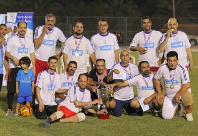 الأيام يفاجأ الجميع ويتوج بطلا لمتقاعدي الهملة الكروية