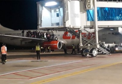 هلع ومصابون في طائرة إندونيسية بعد "بلاغ قنبلة"