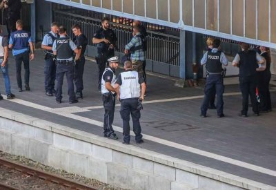 مقتل وجرح 3 أشخاص في حادثة طعن بألمانيا  ​