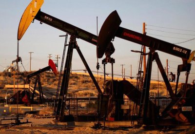 النفط يقفز أكثر من 2% مع تركيز السوق على نقص في الإمدادات