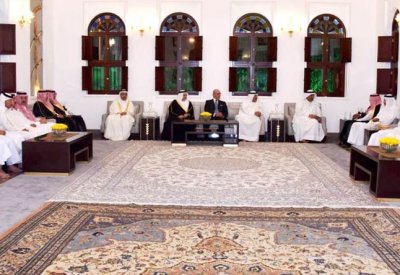 معالي وزير الديوان الملكي و القائد العام لقوة الدفاع يستقبلان عدداً من الوزراء وأفراد العائلة المالكة