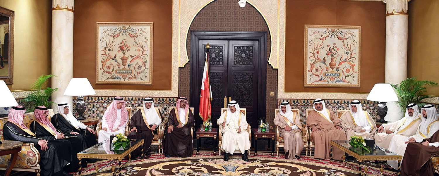 رئيس الوزراء: الصحافة السعودية تتميز بمهنية عالية