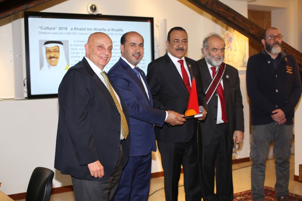 د.خالد بن خليفة يتسلم جائزة "البحر المتوسط للثقافة والسلام" لعام 2018 بإيطاليا