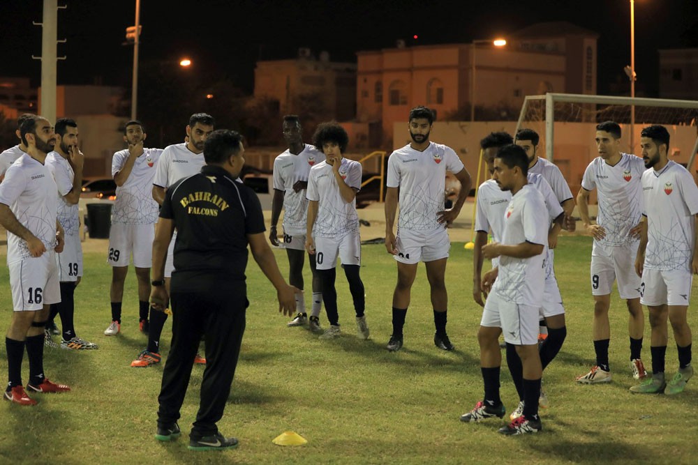 صقور البحرين .. التركيز على الجودة والخبرة لتحقيق الطموح