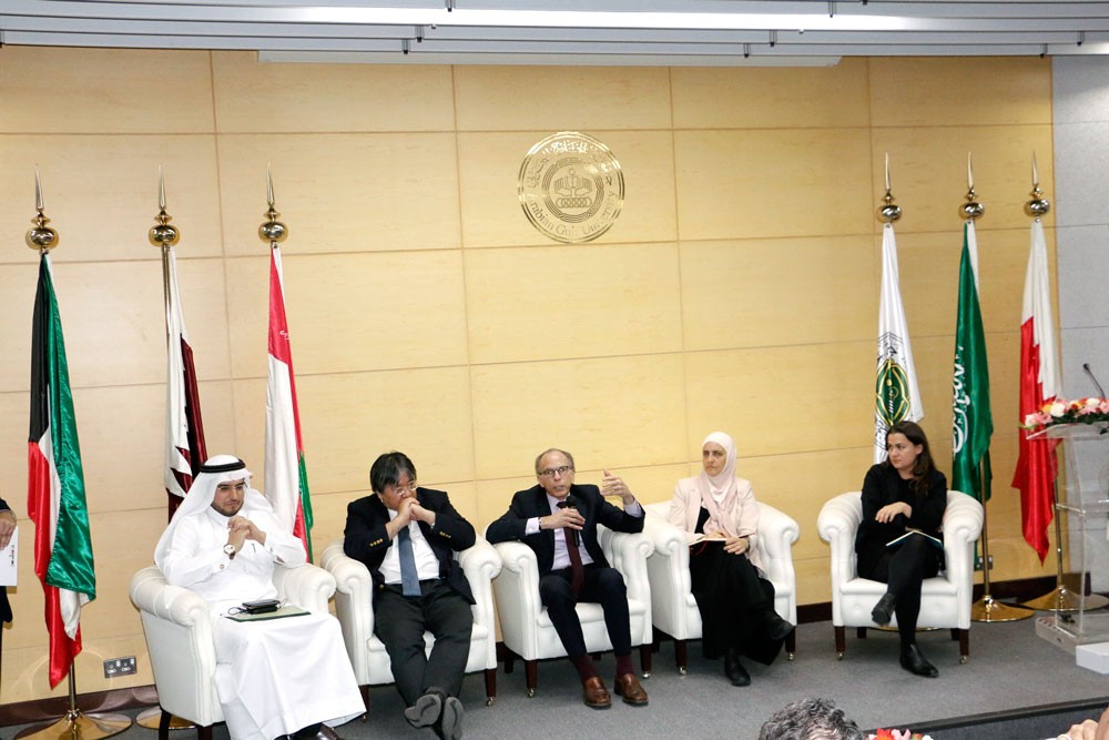 جامعة الخليج العربي تختتم مؤتمر تشريعات الأبحاث والعلاج بقنية الخلايا الجذعية