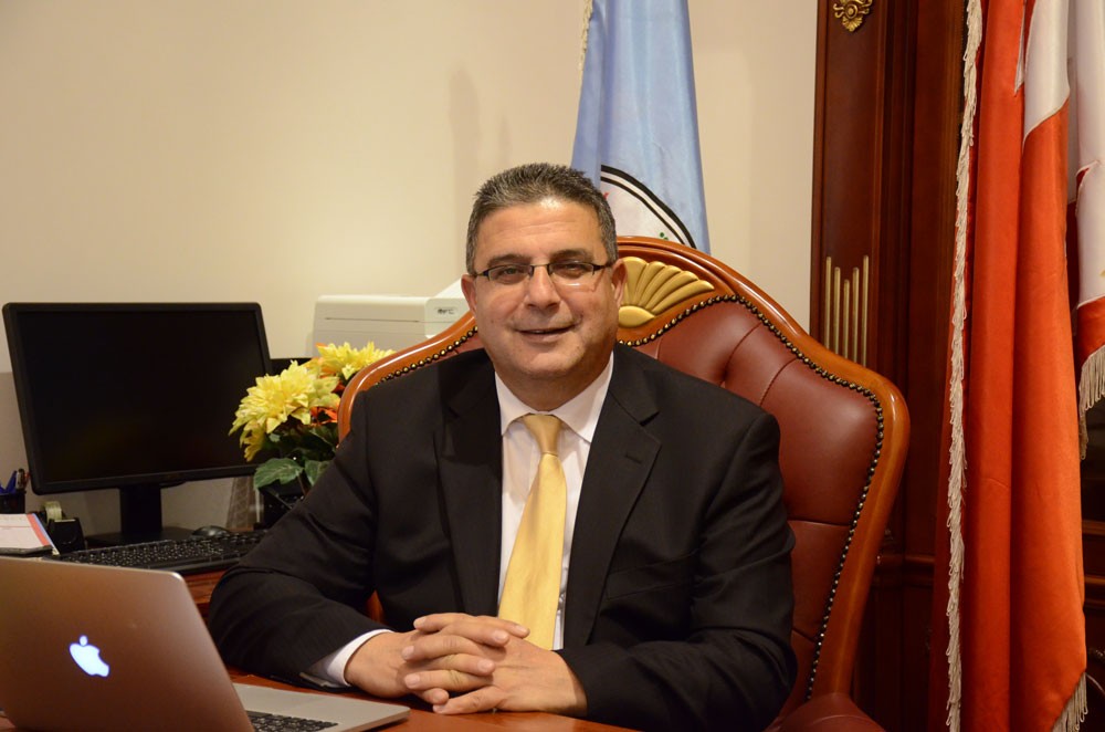 عواد:الدكتوراه ليست مؤهلا وحسب وإنما صناعة باحث علمي