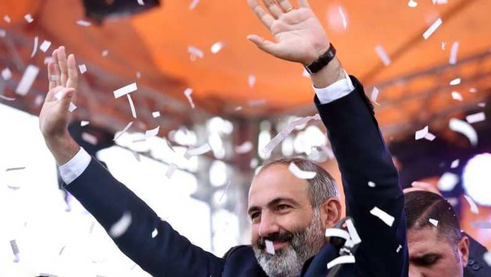 البرلمان الأرمني ينتخب زعيم المعارضة رئيسا للوزراء