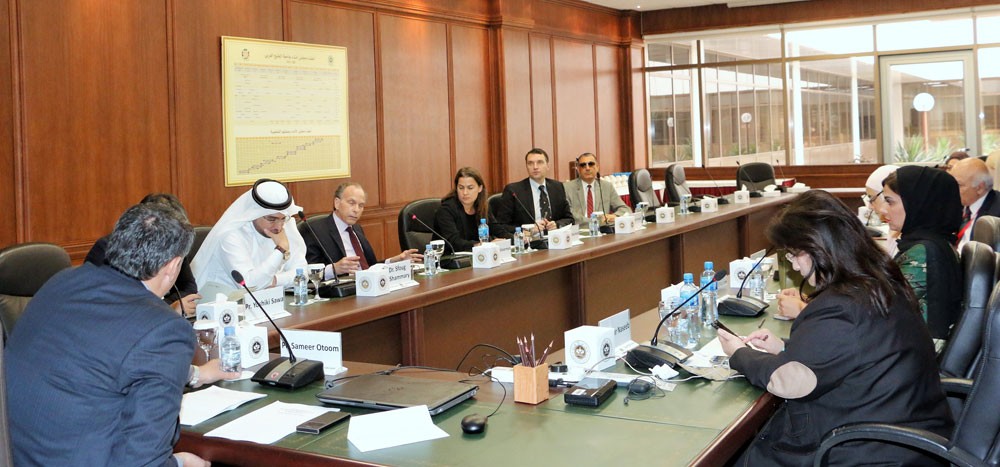 جامعة الخليج العربي تستضيف اجتماعًا لوضع أنظمة استخدام الخلايا الجذعية في التجارب السريرية	