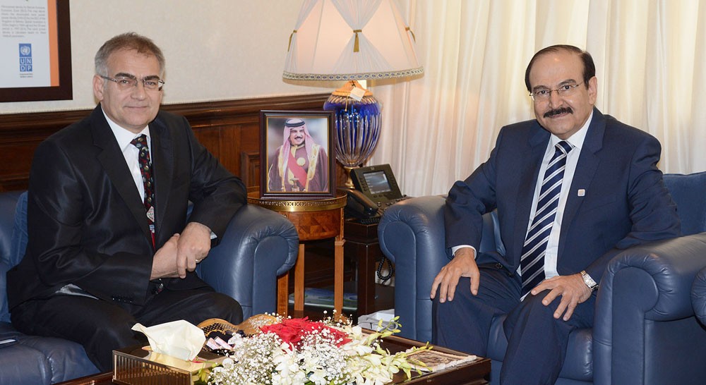 الوزير ميرزا يستعرض مع سفير تركيا ابرز مشاريع الوزارة ومجالات التعاون