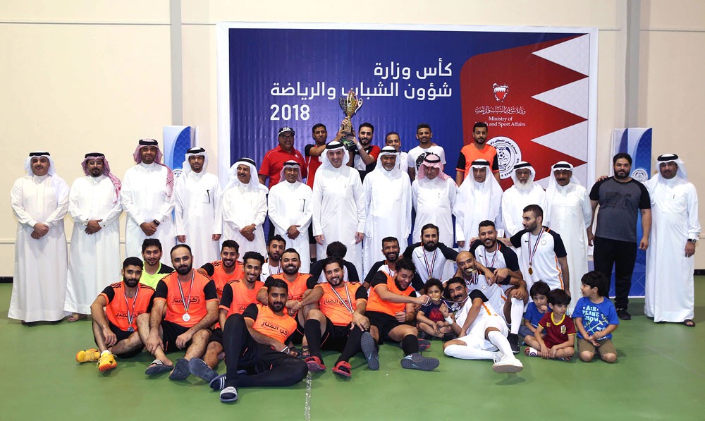 الجودر يتوج الفائزين بكأس وزارة الشباب والرياضية للألعاب الرياضية بنادي عالي