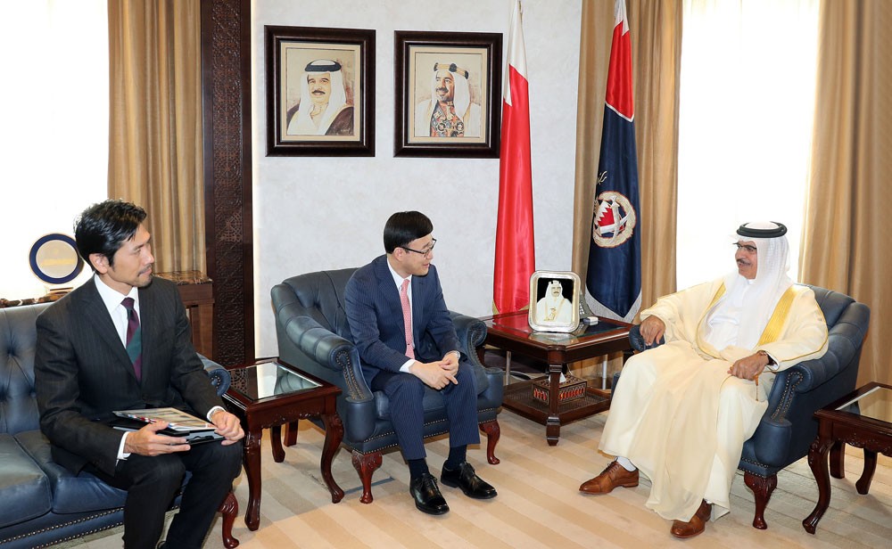 وزير الداخلية يستقبل السفير الياباني الجديد
