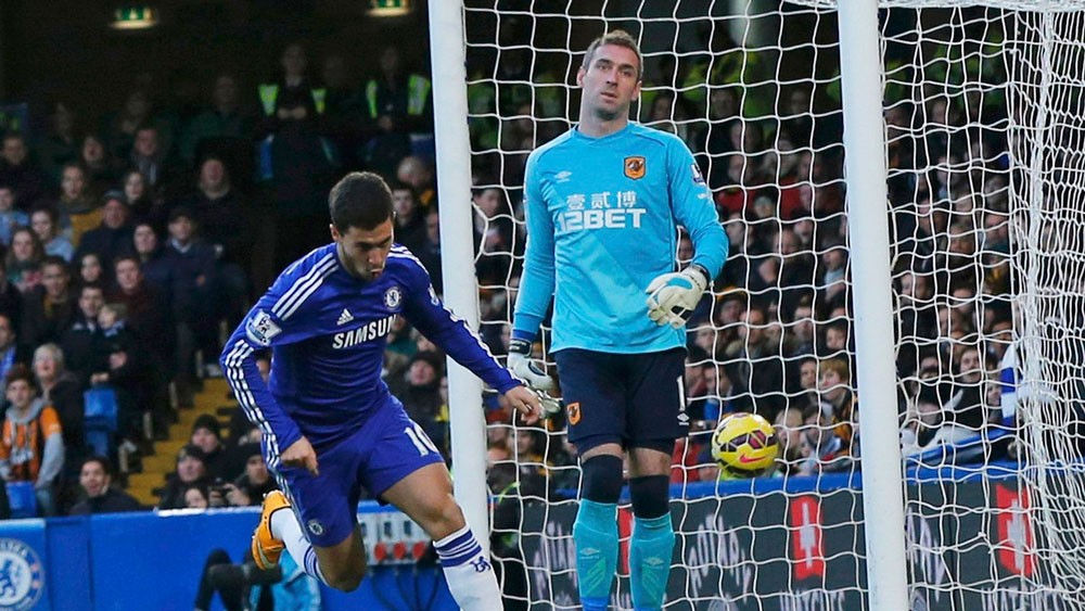 هازارد يشعر بالإحباط في تشيلسي.. ويطلب لاعبين جدداً