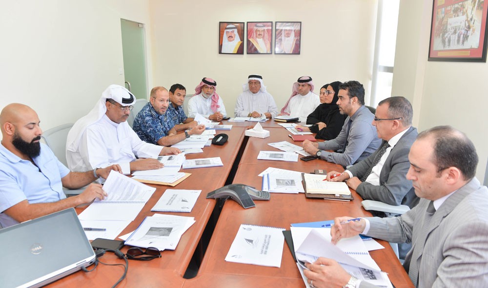 اللجنة الأولمبية تطلع على برامج اتحاد الرياضات البحرية