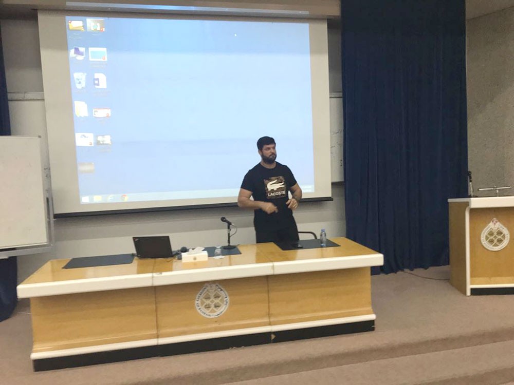 جمشير يعرف منتسبي جامعة البحرين بأساليب تخفيف الوزن الصحية