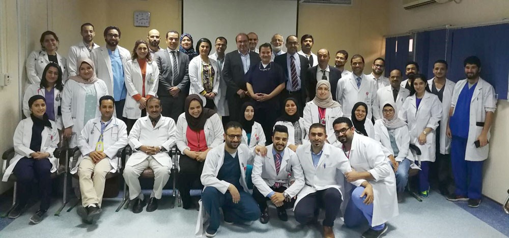 دائرة الجراحة تستضيف البرفسور العالمي ماريو وتجنز
