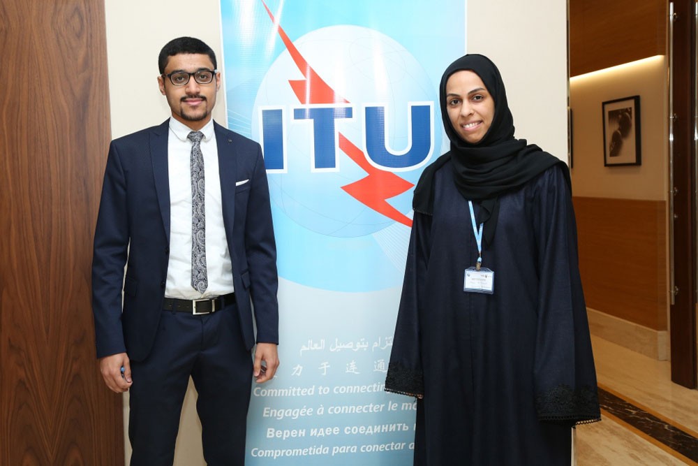 طلاب من جامعة البحرين يشاركون في ورش عمل وزارة "المواصلات"