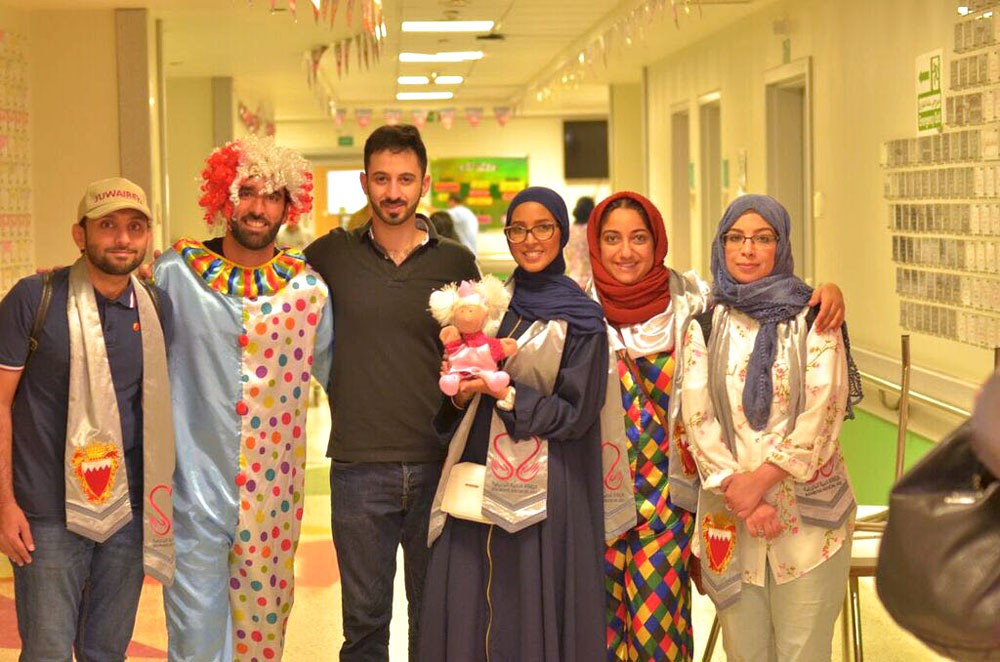 الإغاثة الطبية البحرينية تختتم زيارتها الى مستشفى سرطان الأطفال بمصر