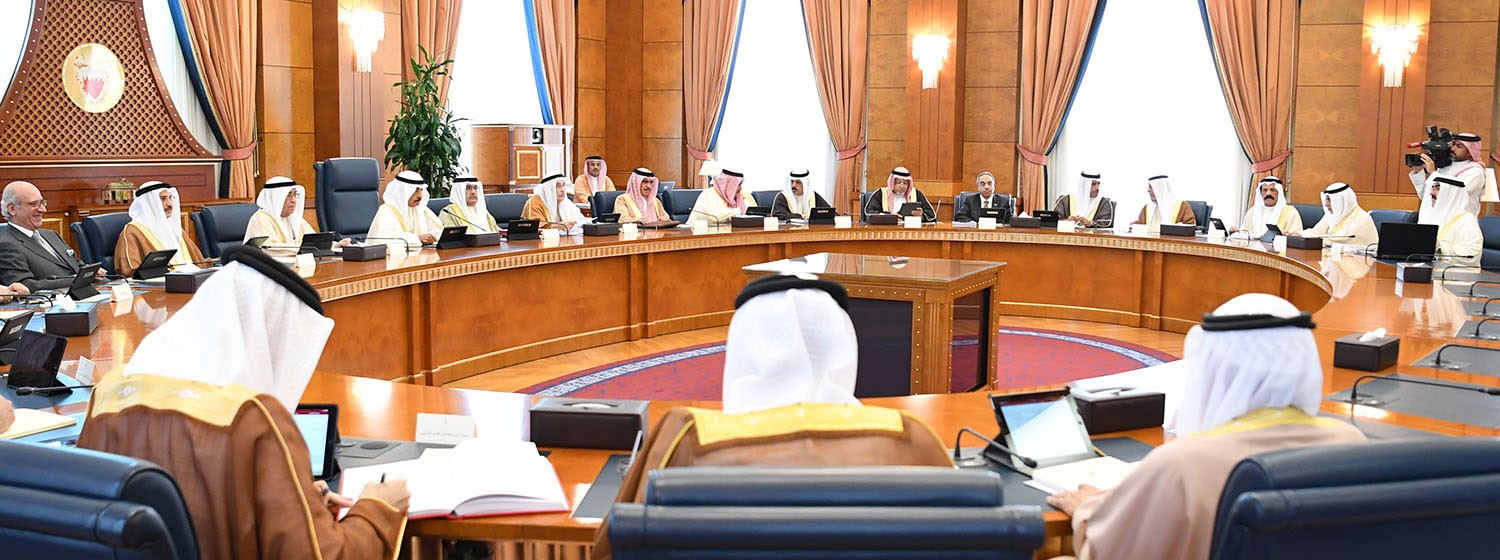 مجلس الوزراء يغلظ عقوبة جريمة تصنيع وحيازة واستخدام العبوات القابلة للاشتعال