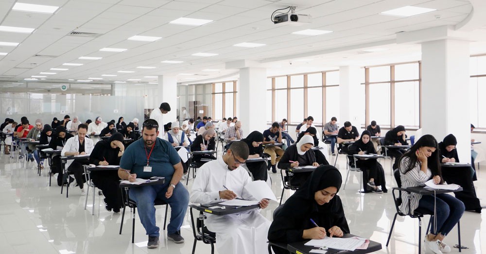 148 طالباً بالسنة السادسة بكلية الطب يقدمون الامتحانات النهائية التحريرية والإكلينيكية