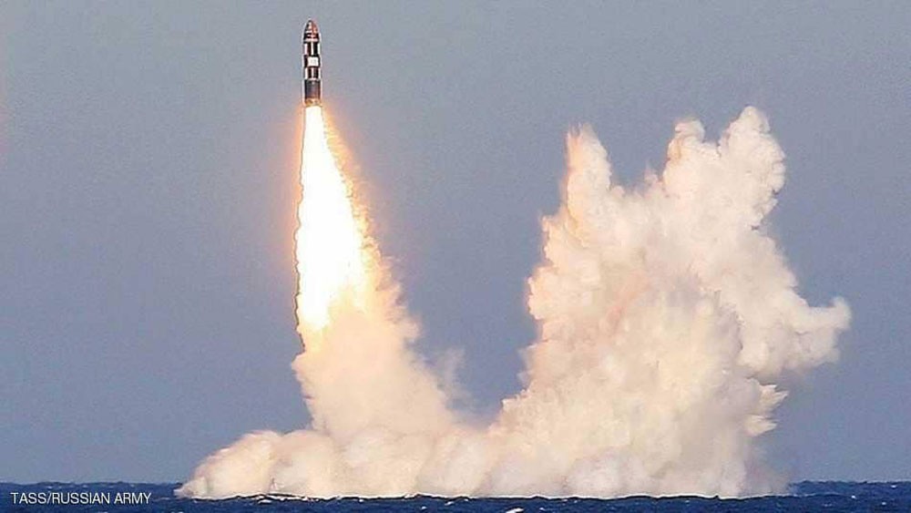 غواصة نووية روسية تجري تجربة صاورخية "رباعية"