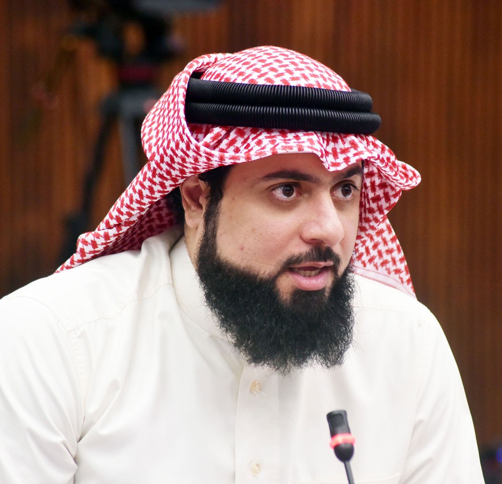 الأحمد يطالب الشورى بسرعة النظر في مشروع رواتب المتقاعدين
