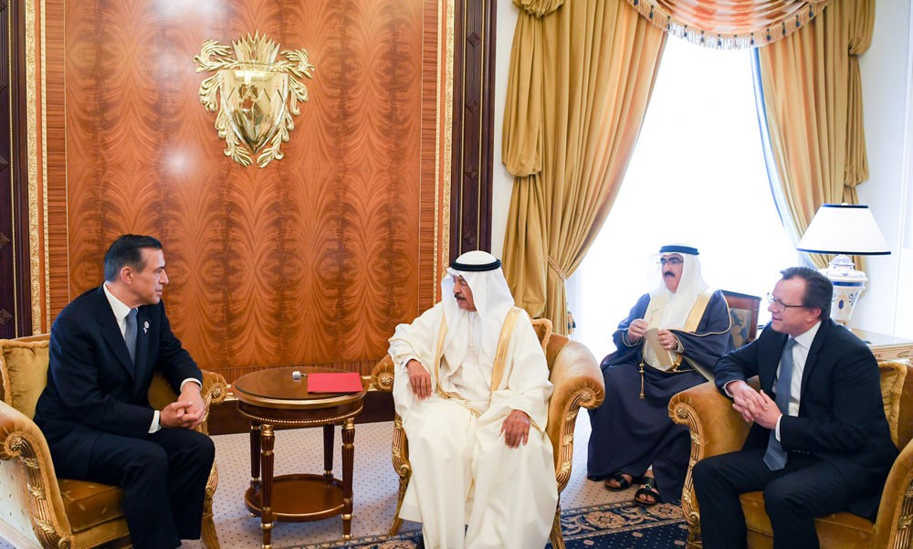 رئيس الوزراء: البحرين حريصة على تكوين علاقة قوية مع الولايات المتحدة الامريكية