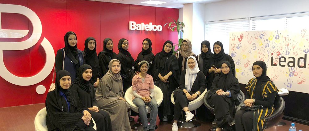 بتلكو تستضيف عددا من أساتذة وطلاب جامعة البحرين 