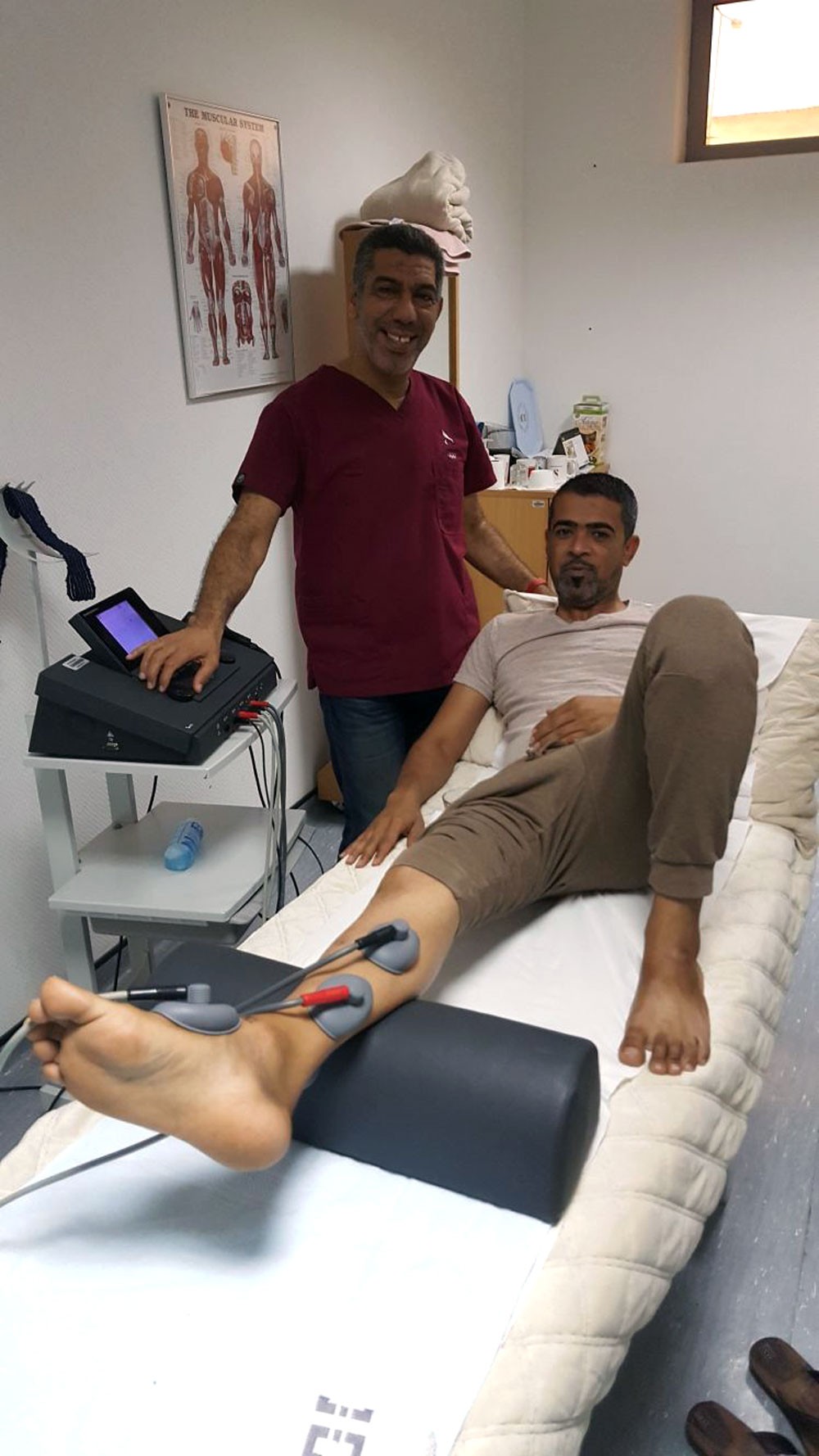 الإداري ميرزا فضل يشكر ناصر بن حمد على علاجه