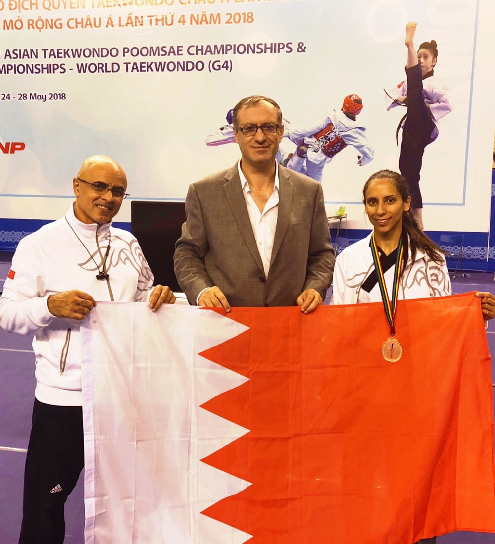 الخياط يهنئ جلالة الملك ورئيس الوزراء وولي العهد بانجاز فجر البنعلي
