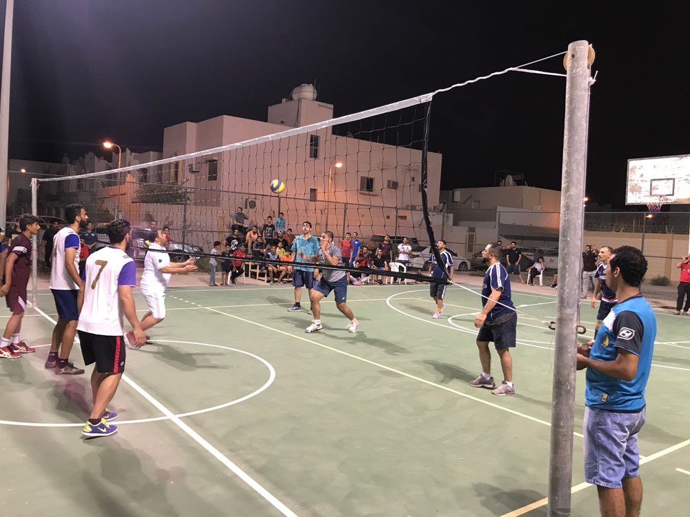 الوطن يواجه الأيام بنصف نهائي دورة كرة الطائرة بمركز شباب الهملة