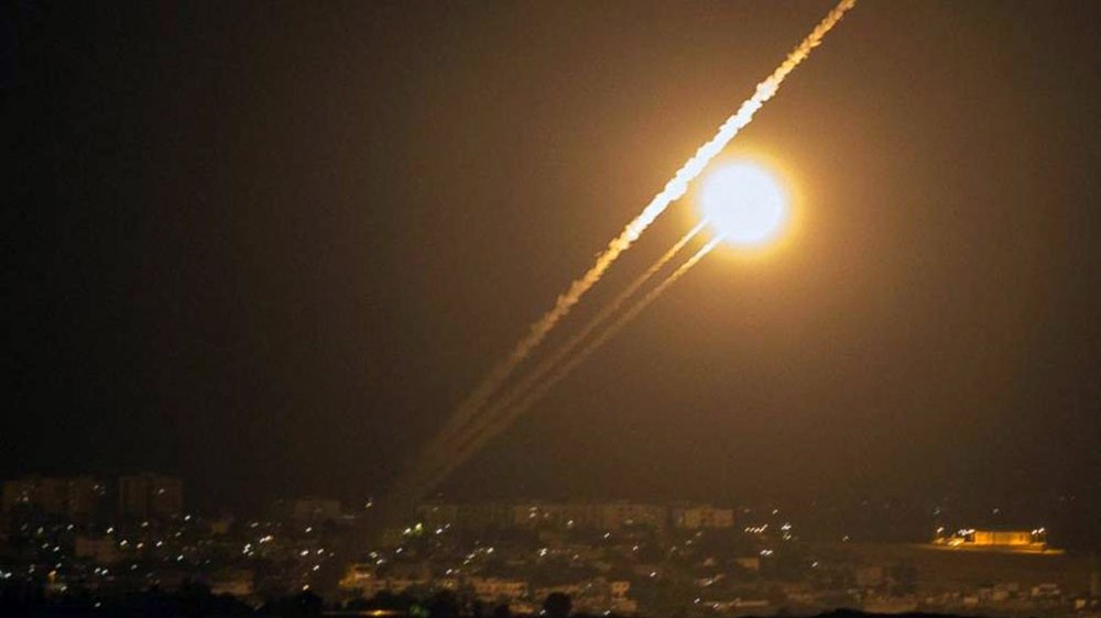 الاحتلال يقصف أهدافاً في غزة.. ورد فلسطيني بـ 25 قذيفة
