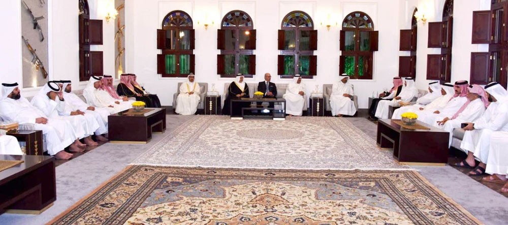 معالي وزير الديوان الملكي و القائد العام لقوة الدفاع يستقبلان عدداً من الوزراء وأفراد العائلة المالكة