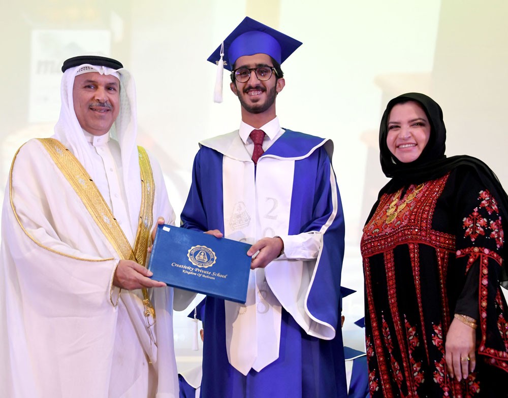 بالصور.. مدرسة الابداع الخاصة تحتفل بتخريج الفوج الثالث من طلابها
