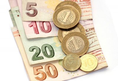 الليرة التركية تهبط أكثر من 2% مقابل الدولار