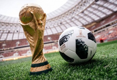 كرة مباراة الأخضر وروسيا تعود إلى الأرض بعد رحلة فضائية