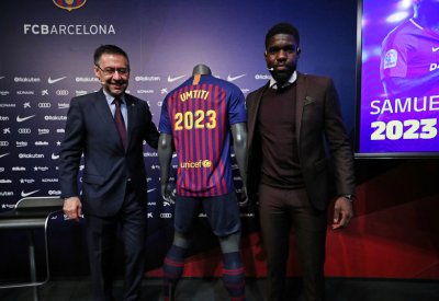 برشلونة يربط أومتيتي بشرط جزائي قدره نصف مليار يورو