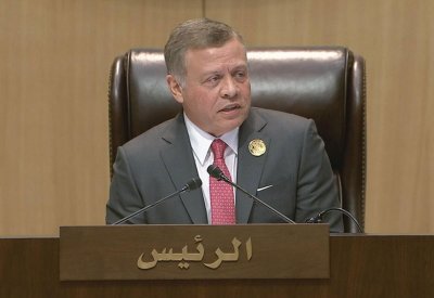 العاهل الأردني يكلف رسميا عمر الرزاز بتشكيل الحكومة