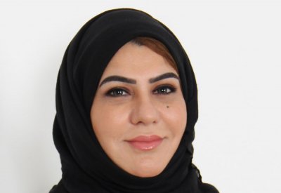دكتورة منى: الطفل المحروم عاطفيًا يجد الحل بمواقع التواصل