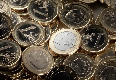 اليورو يرتفع لأعلى مستوى في 10 أيام بعد تصريحات المركزي