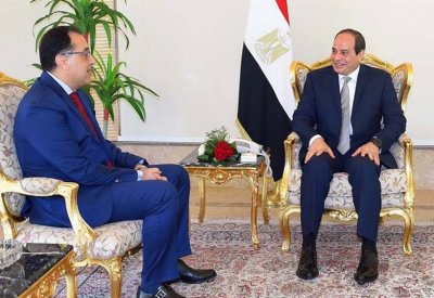 السيسي يكلف مصطفى مدبولي بتشكيل الحكومة المصرية