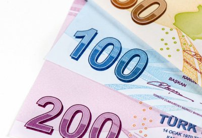 الليرة التركية تلتقط أنفاسها بعد قرار جديد للمركزي